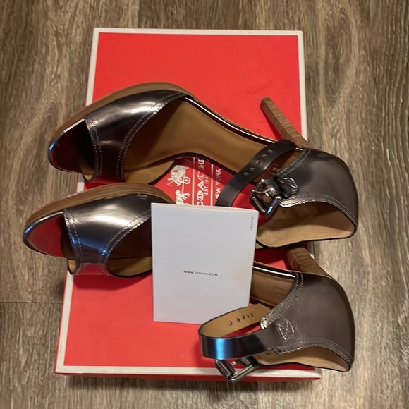 Coach pewter/metallic gray/grey size 11 heels/ pumps - Picture 8 of 14